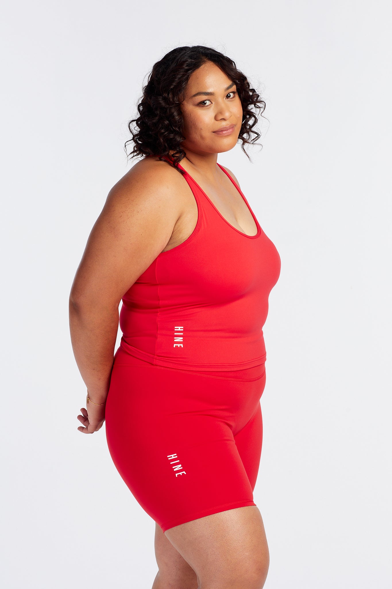 SUMMER PERFORMANCE CROP SINGLET HIBISCUS