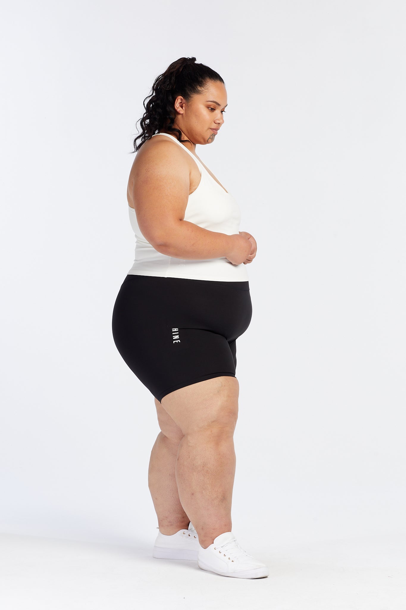 SUMMER PERFORMANCE CROP SINGLET PEARL