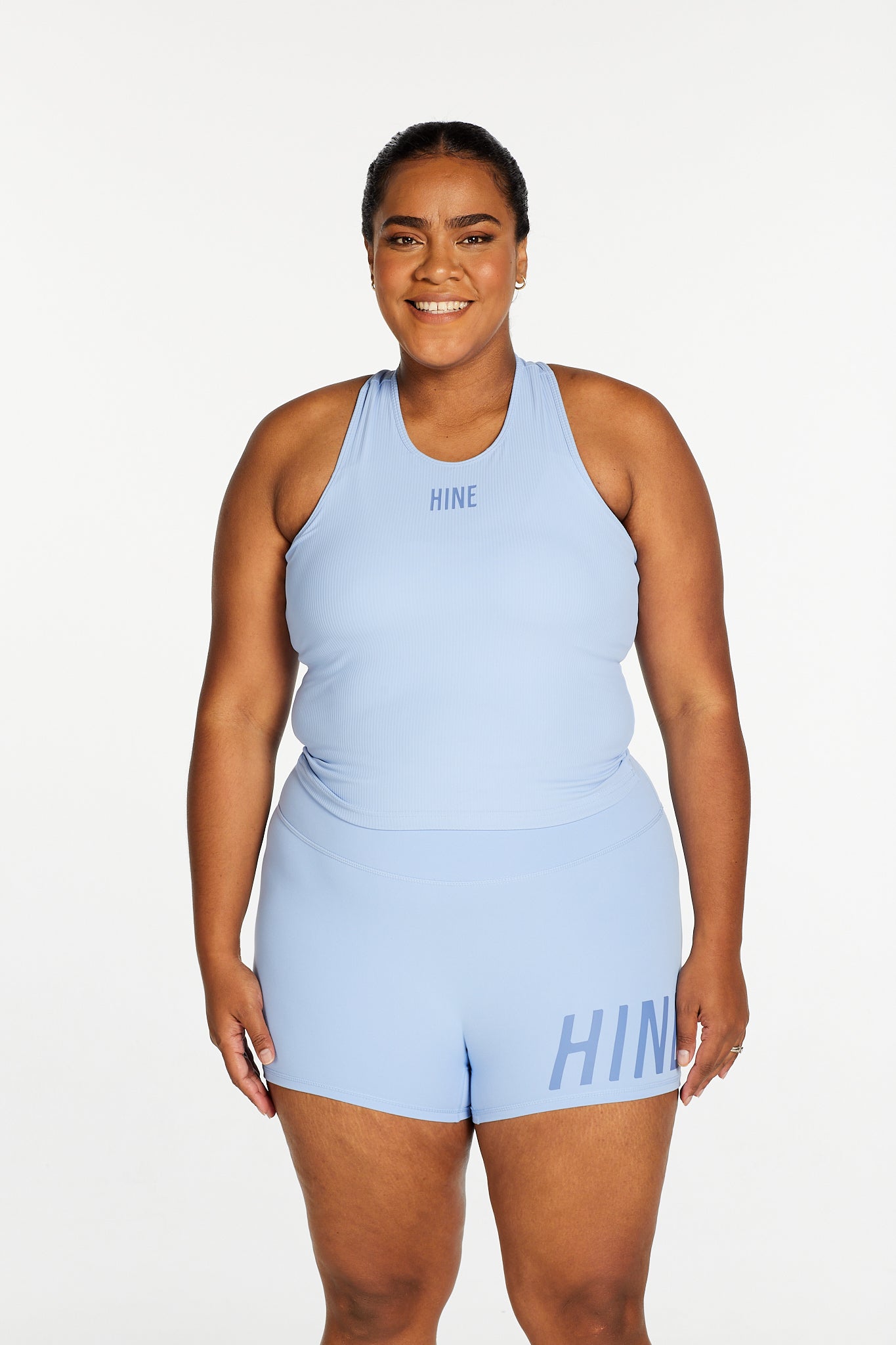 SUMMER STAPLE MID SHORT SKY BLUE