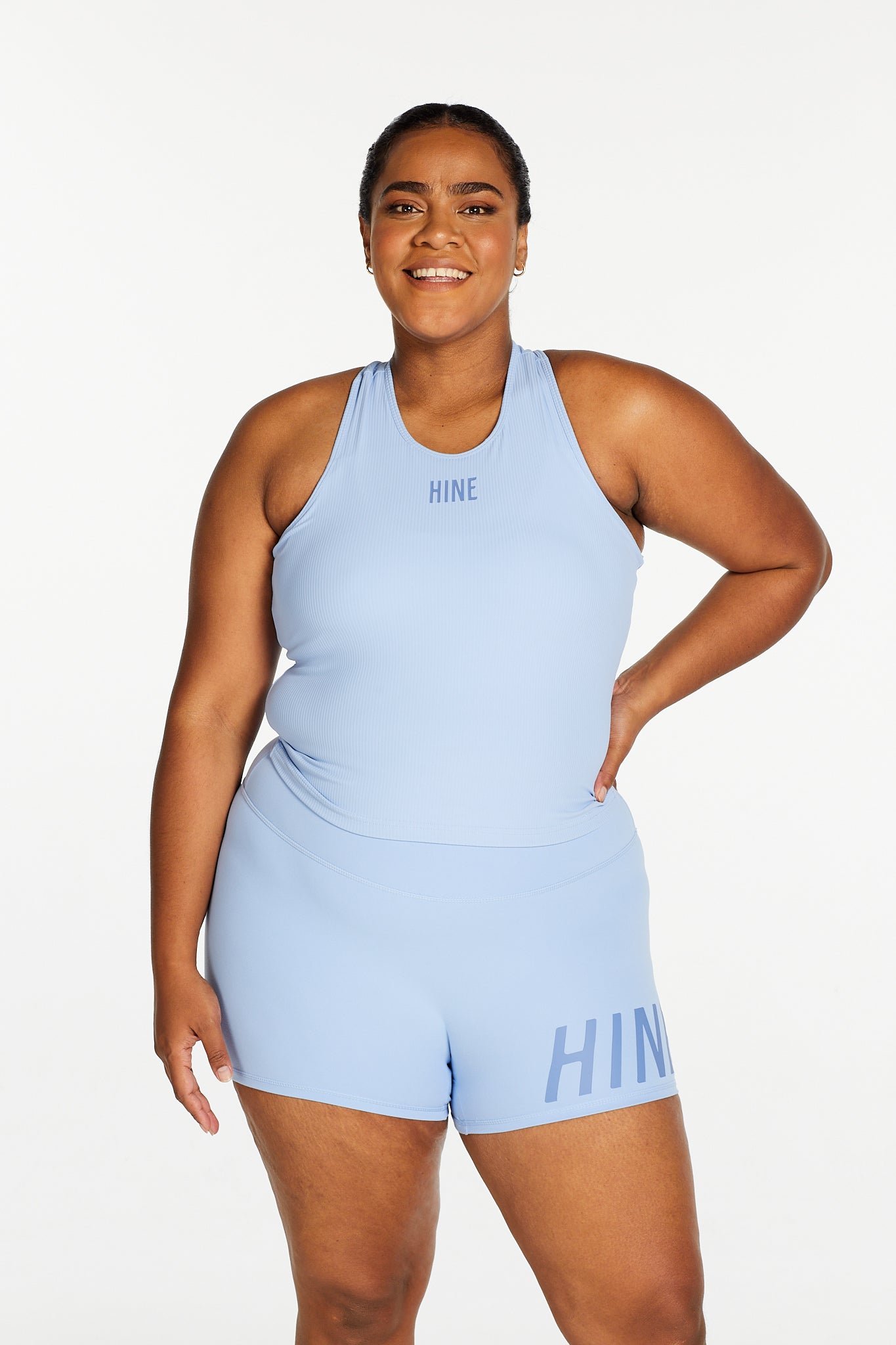 SUMMER STAPLE MID SHORT SKY BLUE