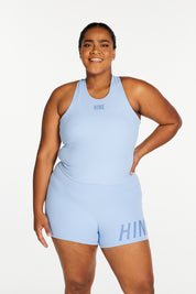 SUMMER STAPLE MID SHORT SKY BLUE