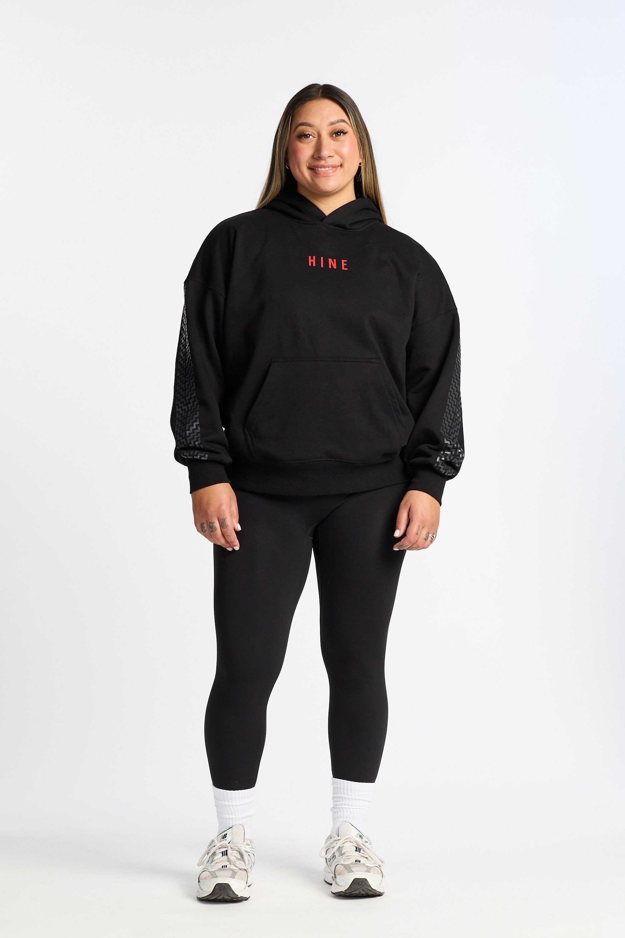 TAMAWAHINE HOODIE BLACK