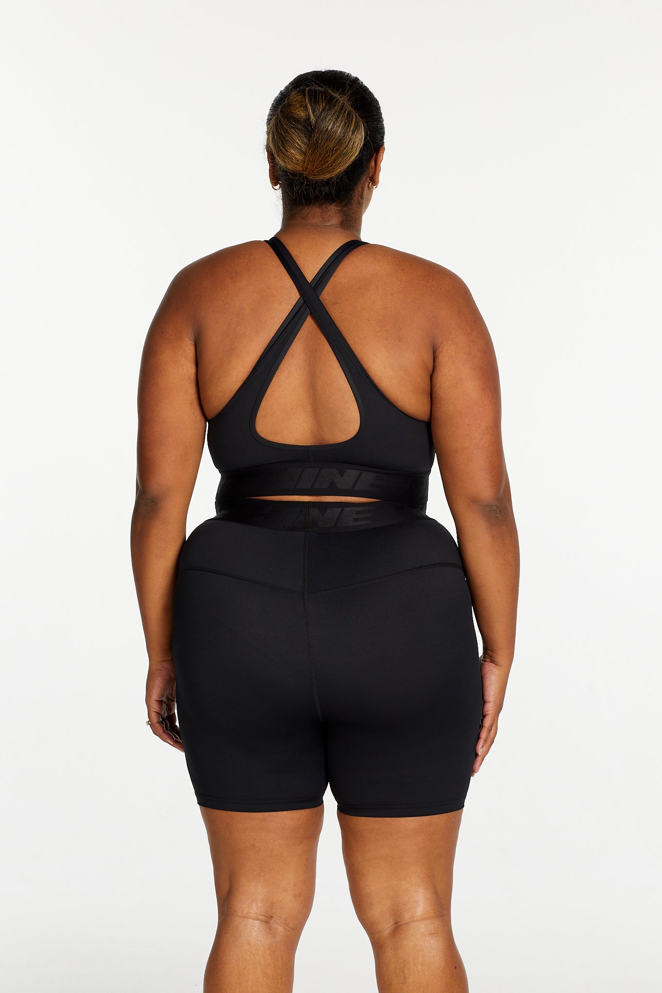 PERFORMANCE PANEL MID SHORT ONYX