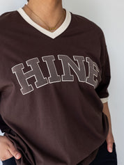 BOXY VARSITY V-NECK TEE COCOA