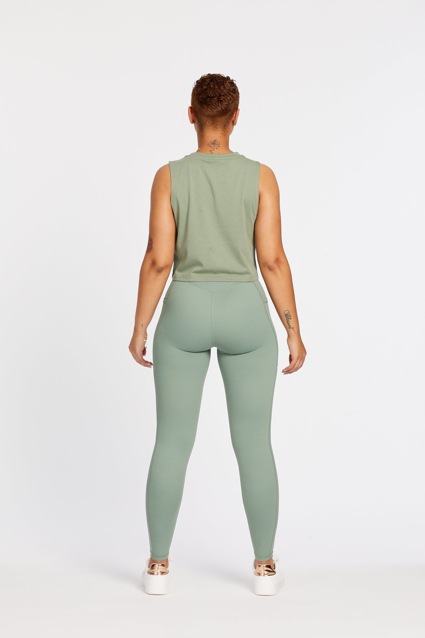 SIGNATURE CROP MUSCLE SINGLET SEA GREEN