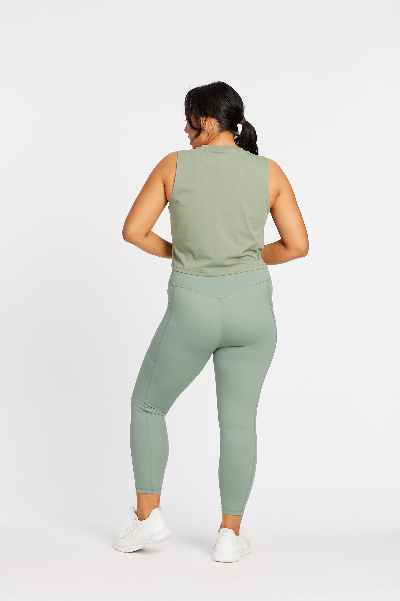 SIGNATURE CROP MUSCLE SINGLET SEA GREEN