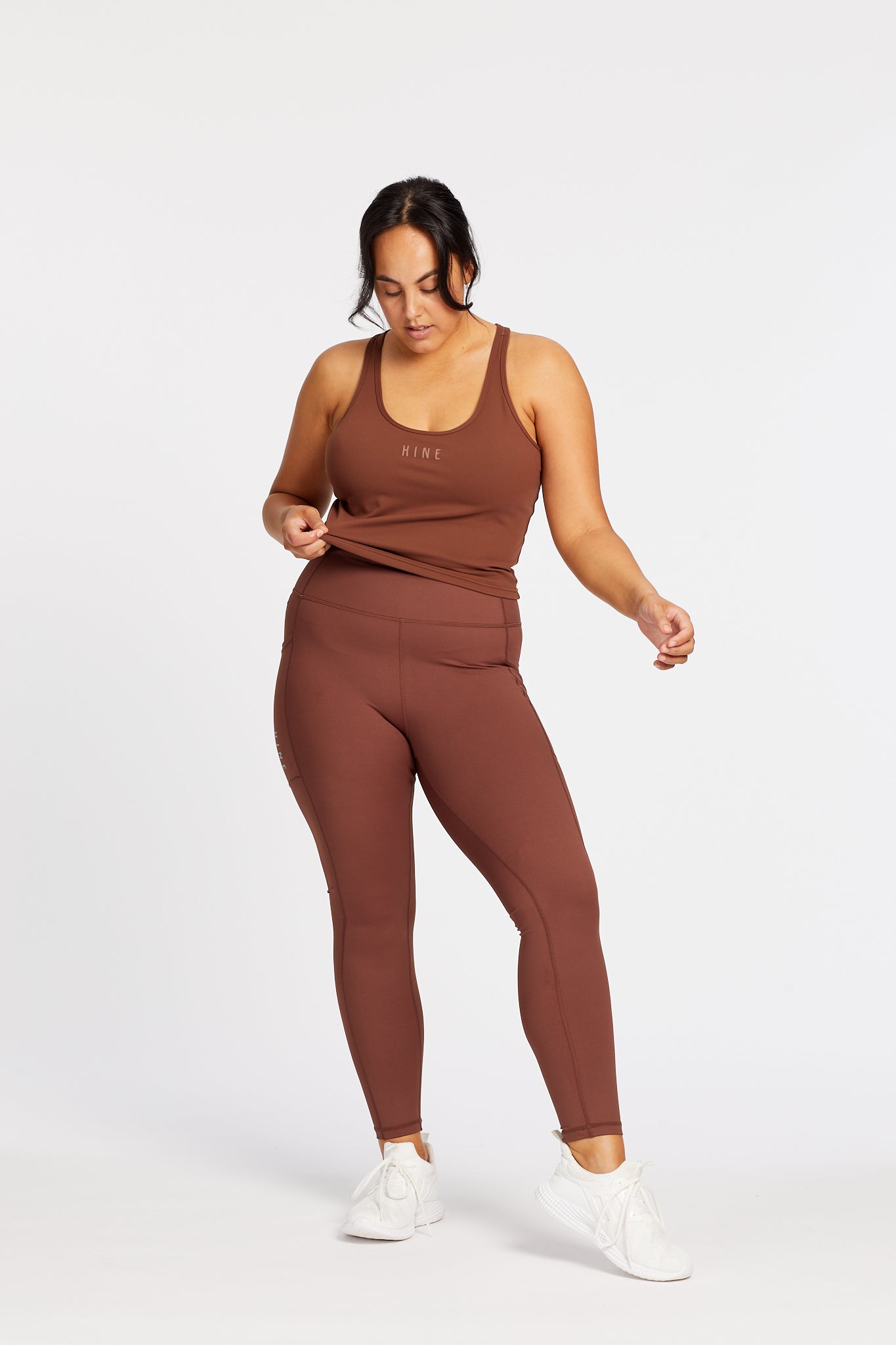 SIGNATURE RACERBACK CROP CHOCOLATE