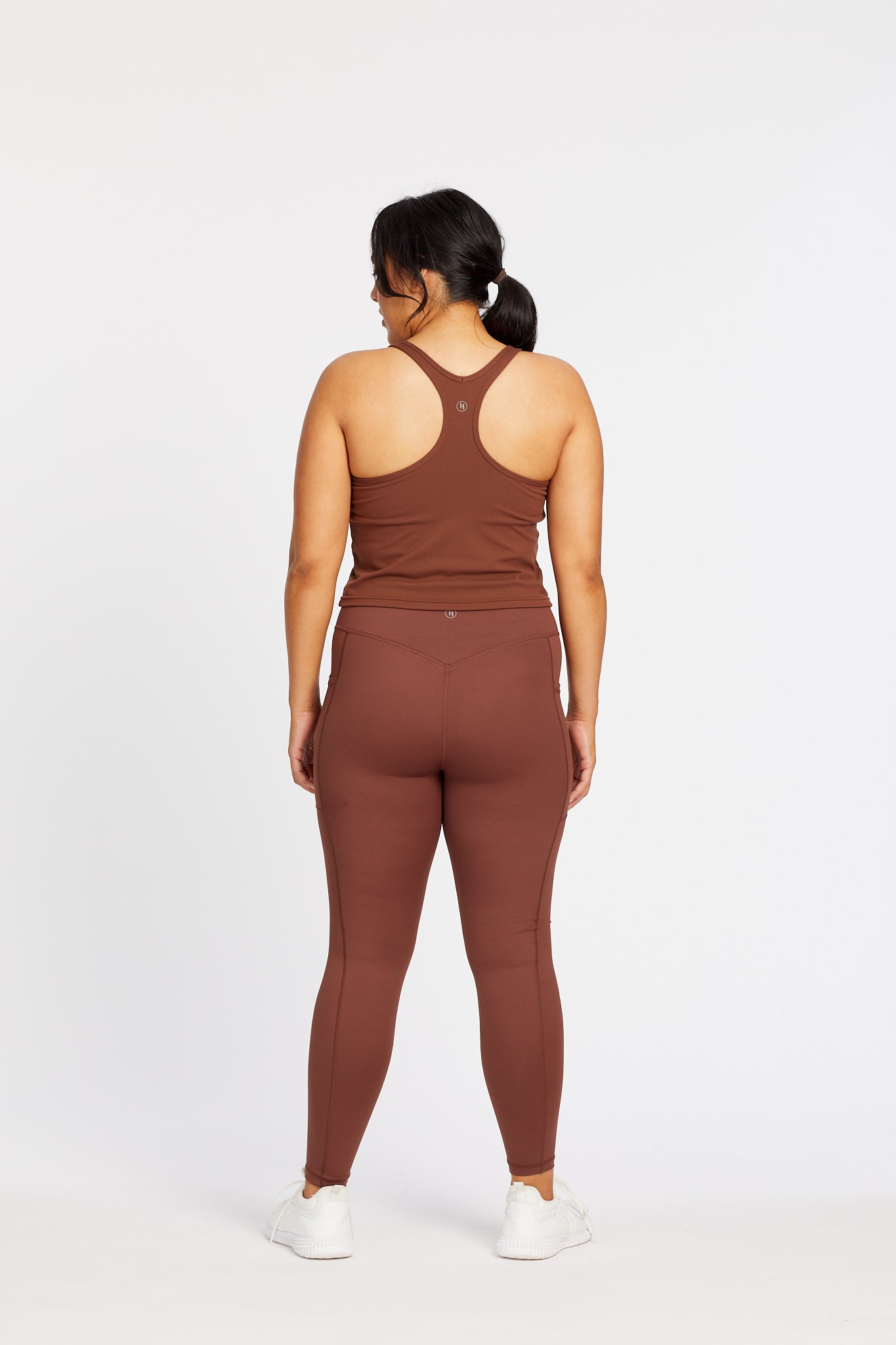 SIGNATURE RACERBACK CROP CHOCOLATE