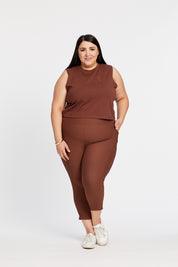 SIGNATURE CROP MUSCLE SINGLET CHOCOLATE