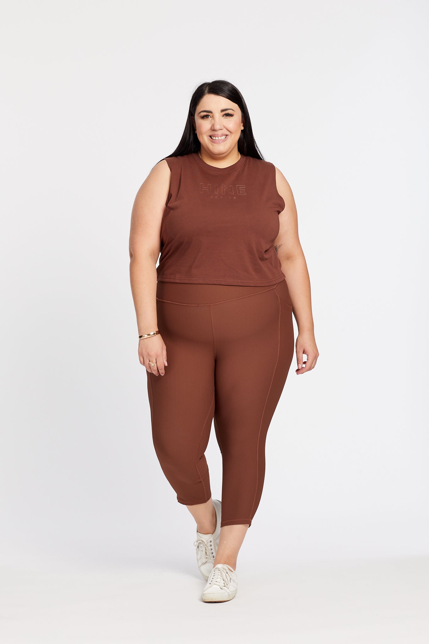 SIGNATURE CROP MUSCLE SINGLET CHOCOLATE